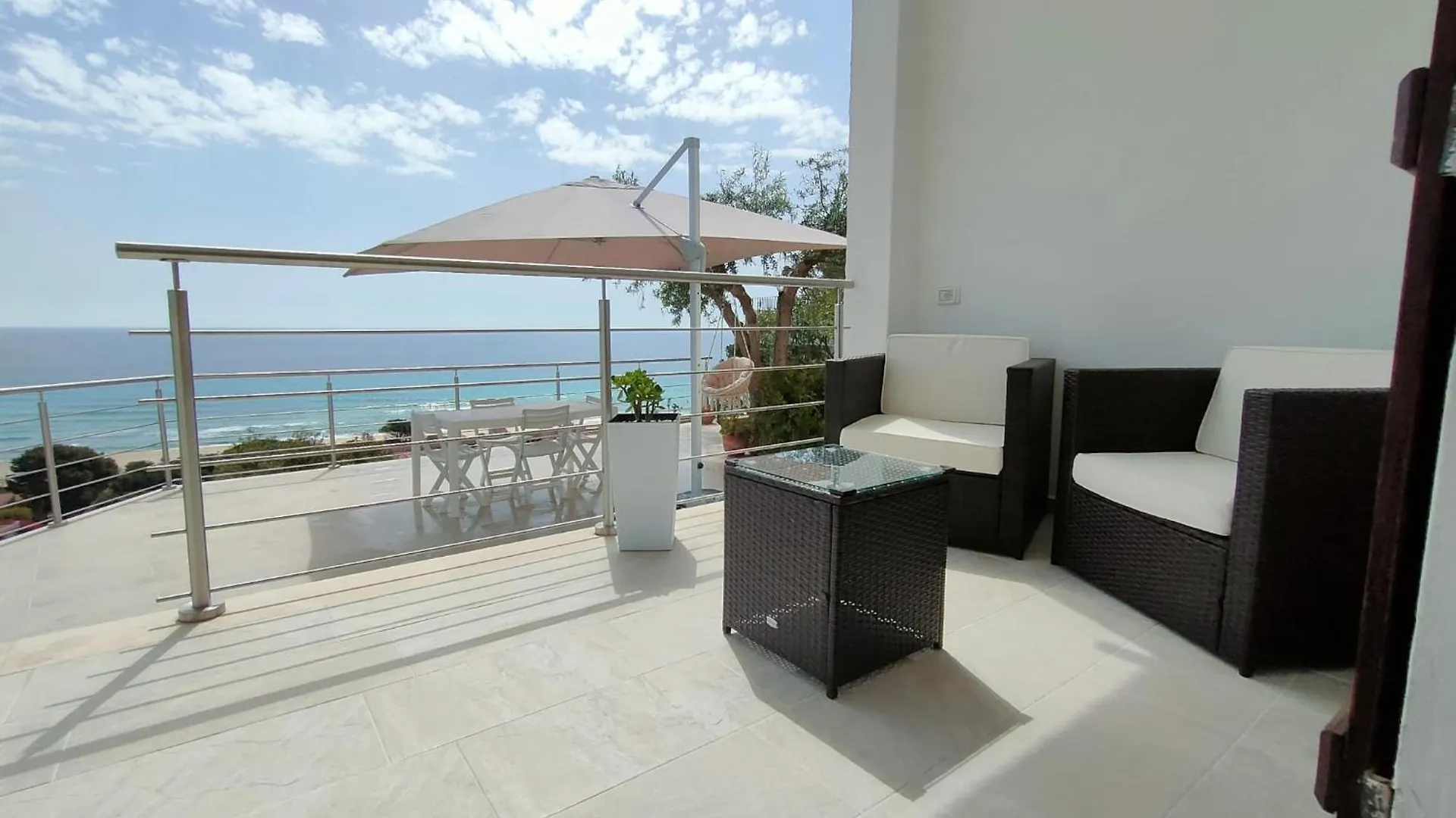 Hébergement de vacances Villa La Terrazza Sull'Alba à Costa Rei Italie